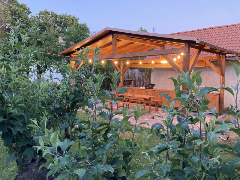 berekfürdő szállás vida-lak kerti konyha